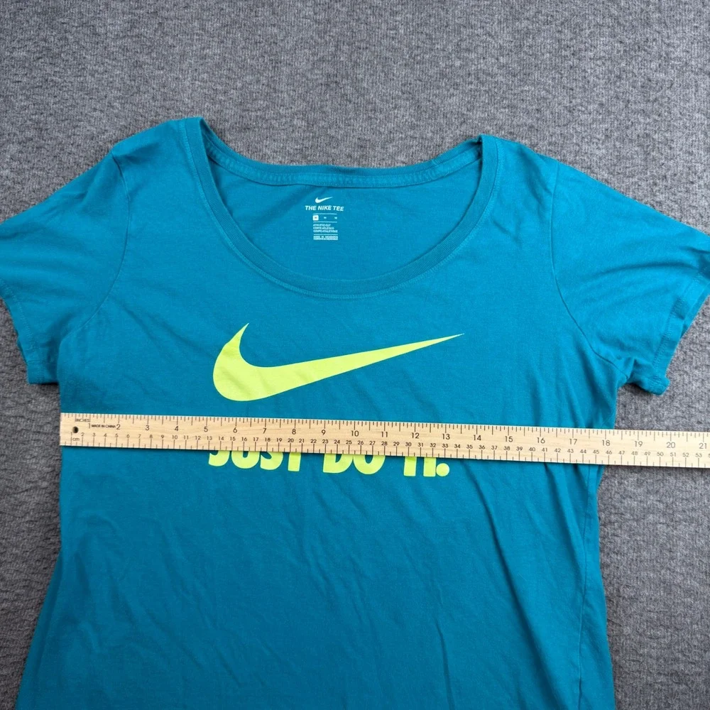 Nike Graphic Tee Women's Medium Blue Just Do It Swoosh Logo Short Sleeve Shirt